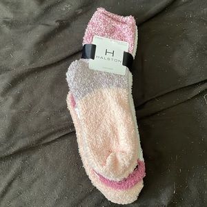 Womens Halston fuzzy socks